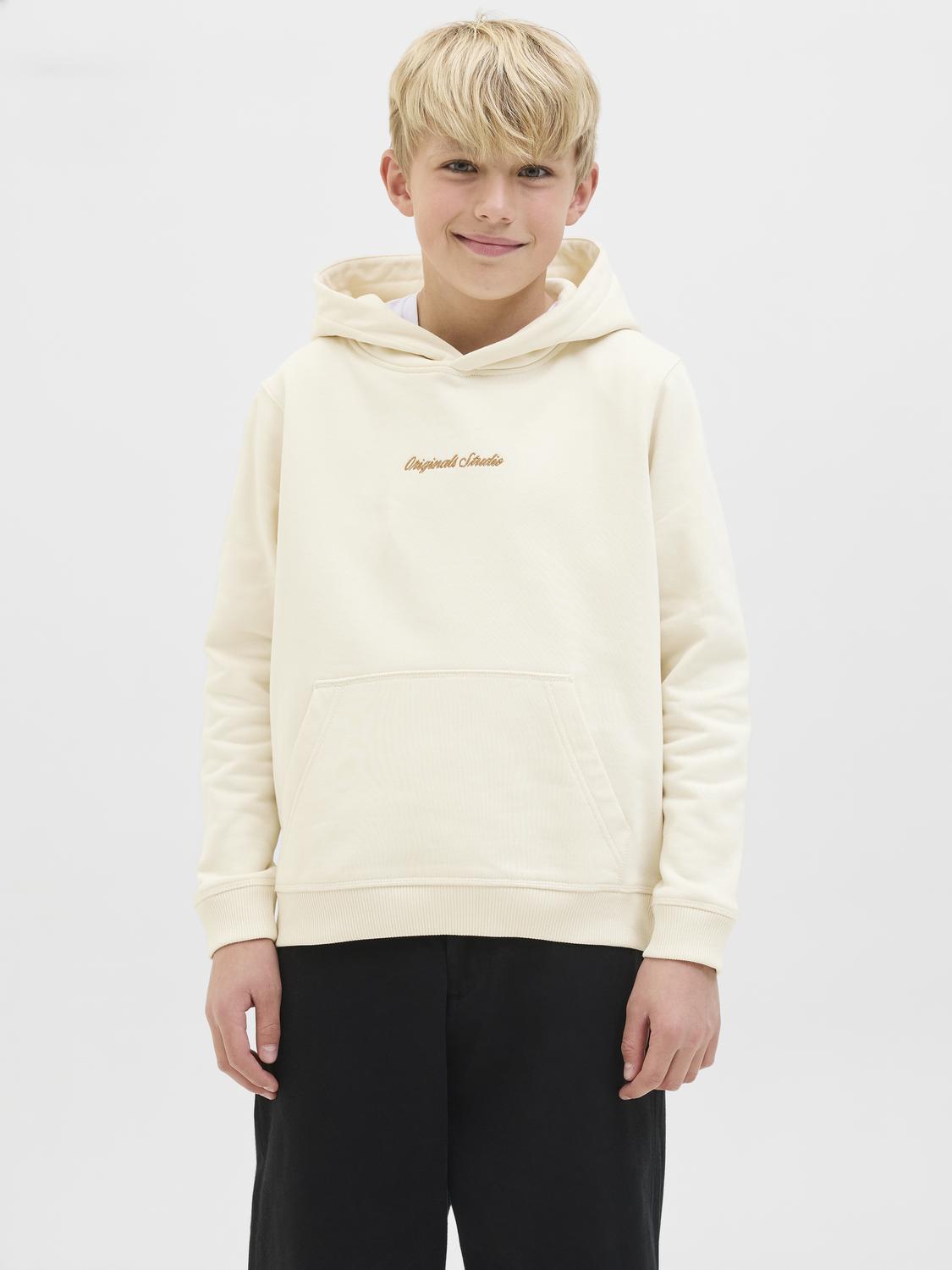model_shot-front